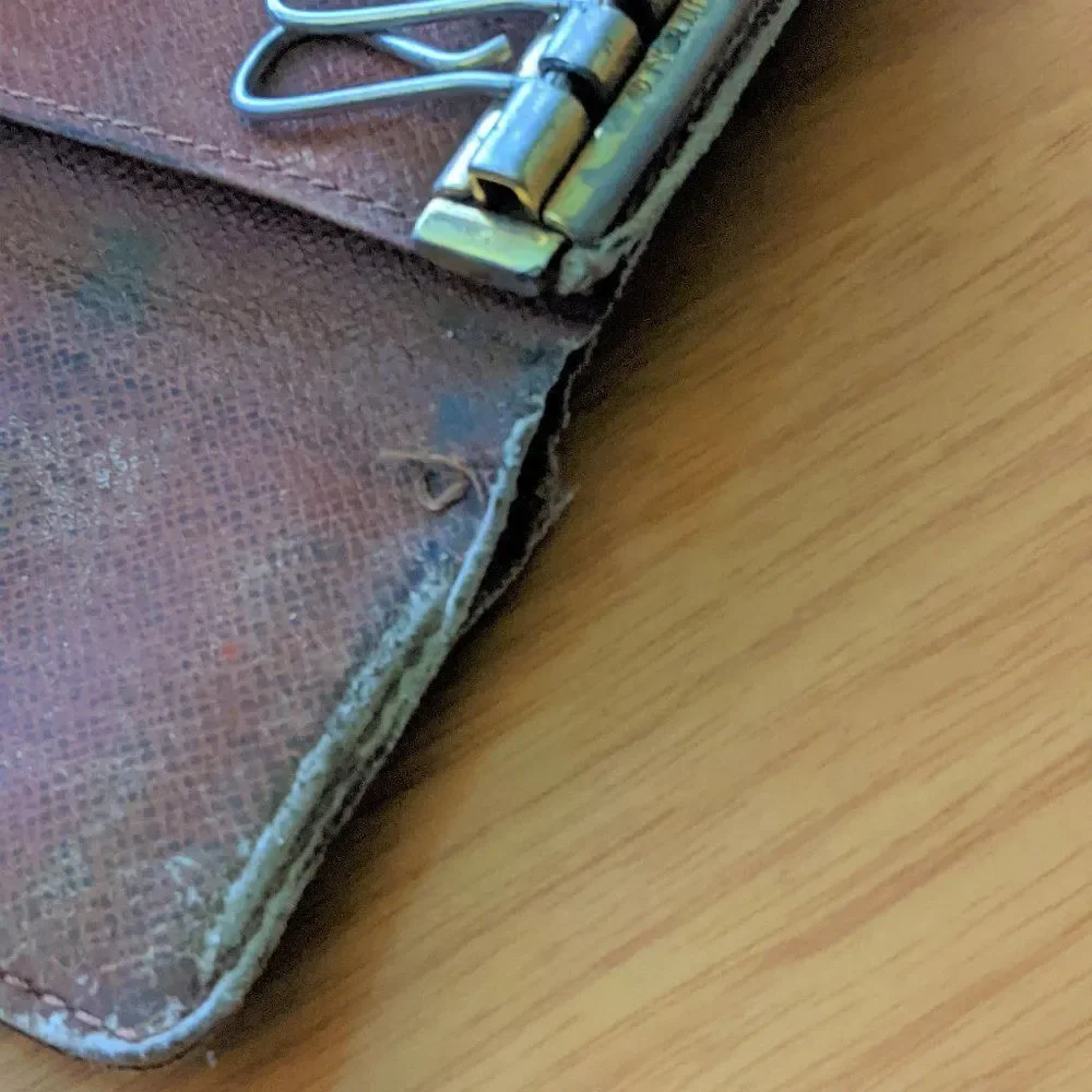 Louis Vuitton Monogram Key Holder/Wallet #798💥PRICE DROP💥